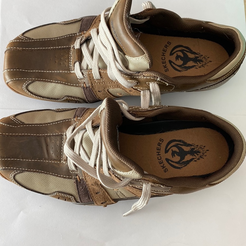 Skechers brown and tan tennis shoe 10.5
